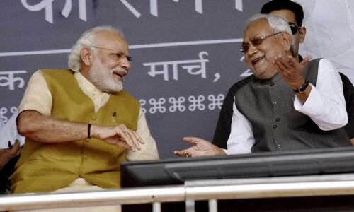 देखें वीडियो: मोदी जी नोटबंदी के साथ बेनामी संपत्तियों पर हमले का सही समय है - नीतीश कुमार