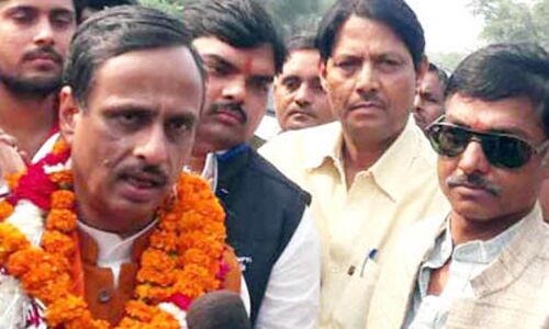 मुलायम कहते है, अयोध्या में 16 कार सेवक मारे अब गया कोई तो 32 मारेंगे - दिनेश शर्मा