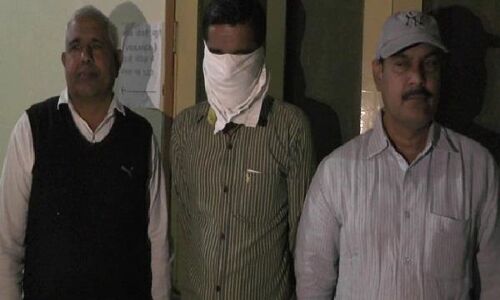 हरियाणा: विजिलेंस टीम का DEO ऑफिस में छापा, रिश्वत लेते क्लर्क गिरफ्तार हरियाणा: विजिलेंस टीम का DEO ऑफिस में छापा, रिश्वत लेते क्लर्क गिरफ्तार