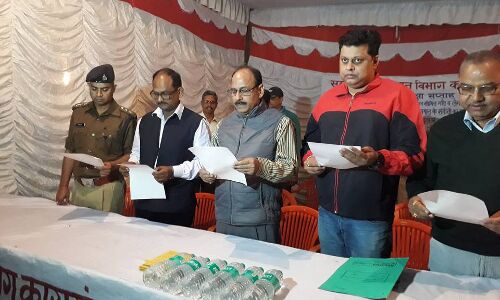 कासगंज एसपी सुनील कुमार ने यातायात नियमों की दिलाई शपथ