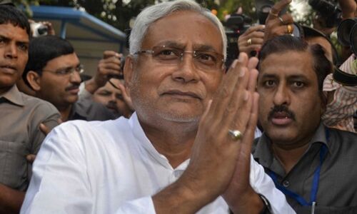 LIVE: थोड़ी देर बाद फ्लोर टेस्ट, नीतीश कुमार पहुंचे विधानसभा, हंगामा शुरू LIVE: थोड़ी देर बाद फ्लोर टेस्ट, नीतीश कुमार पहुंचे विधानसभा, हंगामा शुरू