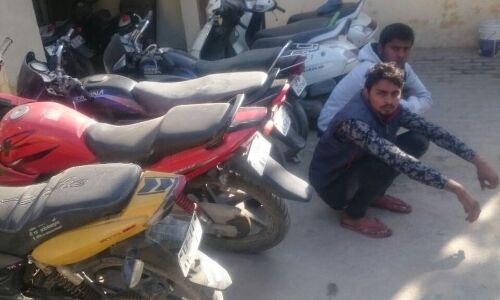 नॉएडा पुलिस ने दो शातिर अपराधी नाजायज असलाह और चोरी के सात वाहनों समेत किये गिरफ्तार