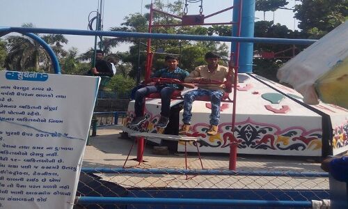 गुजरात: मोदी रिजॉर्ट में झूला टूटने के कारण 14-15 बच्चे घायल