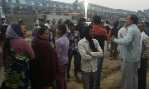 कानपुर ट्रेन दुर्घटना: देखते ही देखते हो गये हँसती खेलती बच्ची के दो टुकड़े कानपुर ट्रेन दुर्घटना: देखते ही देखते हो गये हँसती खेलती बच्ची के दो टुकड़े