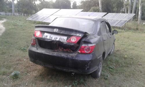 पीलीभीत -थाना अमरिया पुलिस ने पकडी़ हान्डा सिटी गाडी में तीन पशु और तस्कर गाडी़ छोडकर फरार