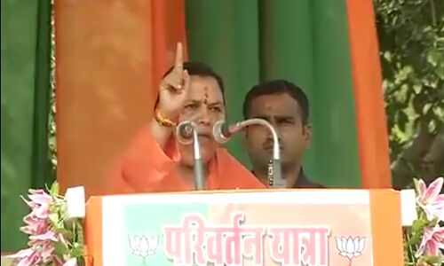 चाकू डाक्टर के हाथ में होता है तो आपरेशन करता है और इन सत्ता के भूंखे भेडियों के हाथ में खंजर का काम करता है