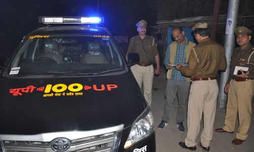 मेरठ SSP ने किया रात्रि में यूपी 100 को चेक