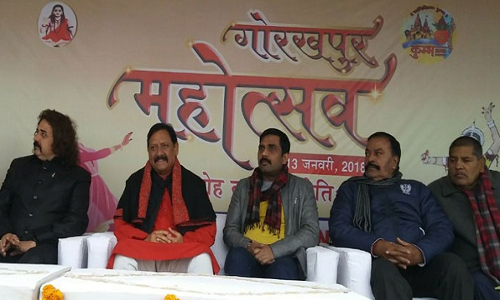 सपा की तर्ज पर भाजपा, सैफई की जगह गोरखपुर में होगा महोत्सव, थिरकेंगे बॉलीवुड कलाकार