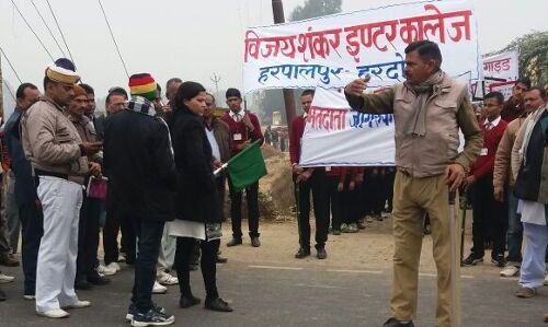 छात्रों ने सवायजपुर तहसील मे मतदाता जागरूक्ता आभियान की निकाली रैली