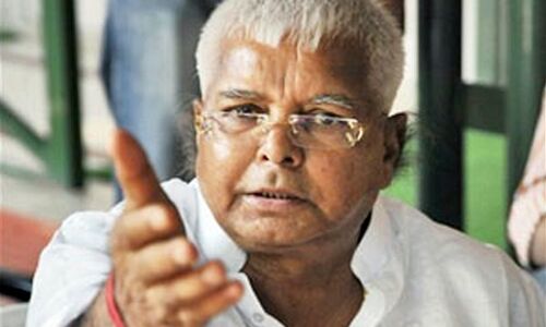 जब लालू बोले मोदी से, तुम भी कान छिदवा लो, वेष बदल लो शायद तुम्हारा भी....? जब लालू बोले मोदी से, तुम भी कान छिदवा लो, वेष बदल लो शायद तुम्हारा भी....?