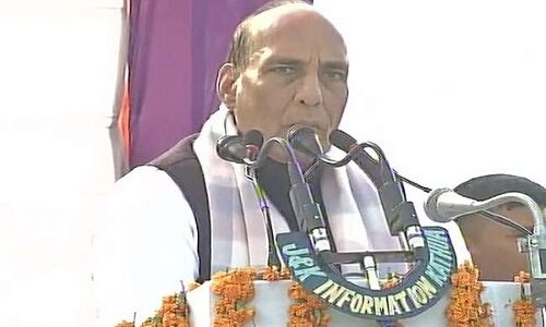 श्रीनगर: शहीदी दिवस समारोह में राजना‍थ सिंह का पाक को दो-टूक, भारतीय फौज अंंदर जाकर मारने में भी सक्षम