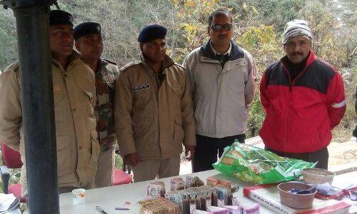 उडन दस्ते ने चमोली में चेकिंग के दौरान पकड़ा 7 लाख रुपया उडन दस्ते ने चमोली में चेकिंग के दौरान पकड़ा 7 लाख रुपया