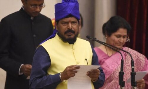 गाजियाबाद में दलित नेता और केंद्रीय मंत्री रामदास अठावले का विरोध, कार्यक्रम से वापस लौटाये