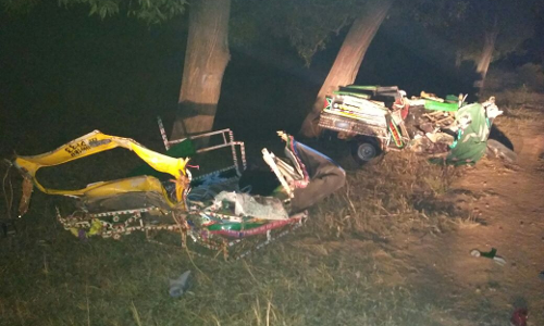 अभी अभी: झारखंड के गुमला में NH 23 पर ट्रक और ऑटो रिक्शा की टक्कर , 11 की मौत , पांच घायल अभी अभी: झारखंड के गुमला में NH 23 पर ट्रक और ऑटो रिक्शा की टक्कर , 11 की मौत , पांच घायल