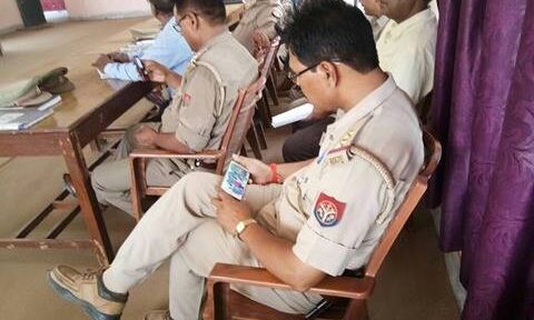 तहसील दिवस अधिकारी देखते रहे वीडियो, फरियादी रह परेशान. देखें वीडियो तहसील दिवस अधिकारी देखते रहे वीडियो, फरियादी रह परेशान. देखें वीडियो