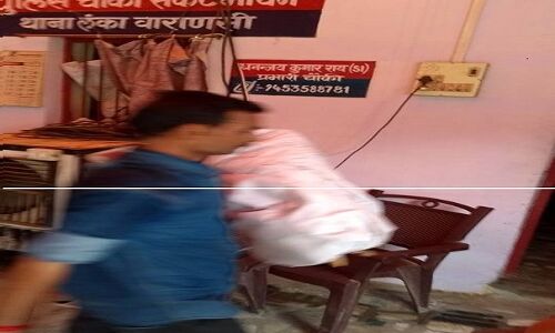 तिरंगा,अशोक चक्र व यूपी पुलिस के लोगो(अशोक स्तम्भ) के अपमान के मामले में अधिकारी हो रहे गुमराह, दरोगा जी घूम रहे सीना तान