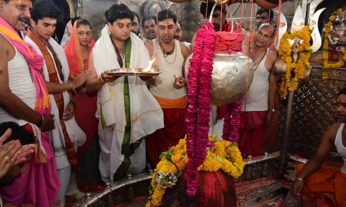 ज्योतिरादित्य सिंधिया ने किये महाकाल के दर्शन, लेकिन घट गई उनके साथ बड़ी घटना