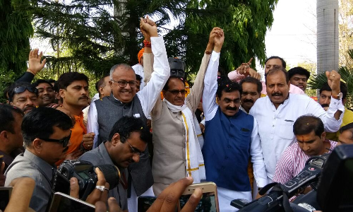 मध्यप्रदेश में मंत्रीमंडल विस्तार जल्द, ये सूची लेकर शिवराज सिंह दिल्ली रवाना मध्यप्रदेश में मंत्रीमंडल विस्तार जल्द, ये सूची लेकर शिवराज सिंह दिल्ली रवाना