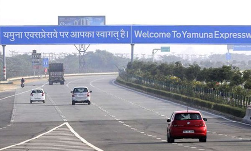 जेपी ग्रुप को बड़ा झटका, टोल भी नहीं बसूल पायेंगे यमुना एक्सप्रेस वे पर