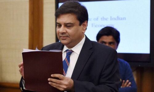 मोदी सरकार और रिज़र्व बैंक के बीच तकरार, आरबीआई गवर्नर उर्जित पटेल कभी भी दे सकते हैं इस्तीफा मोदी सरकार और रिज़र्व बैंक के बीच तकरार, आरबीआई गवर्नर उर्जित पटेल कभी भी दे सकते हैं इस्तीफा