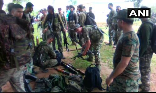 झारखंड: लातेहार में बड़ा नक्सली हमला, 6 जवान शहीद, 9 घायल झारखंड: लातेहार में बड़ा नक्सली हमला, 6 जवान शहीद, 9 घायल