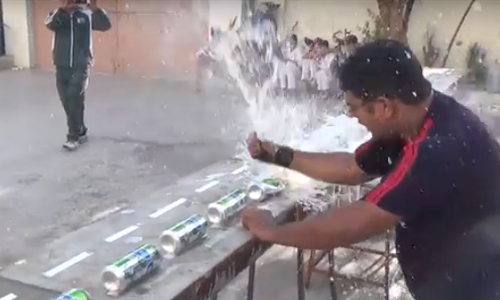 इस शख्स ने किया कुछ ऐसा गजब कारनामा, गिनीज बुक में दर्ज हो गया रिकॉर्ड, देखें- VIDEO