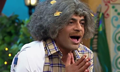 डॉ. मशहूर गुलाटी ने चेहरा छुपाकर किया ट्रेन की सफर