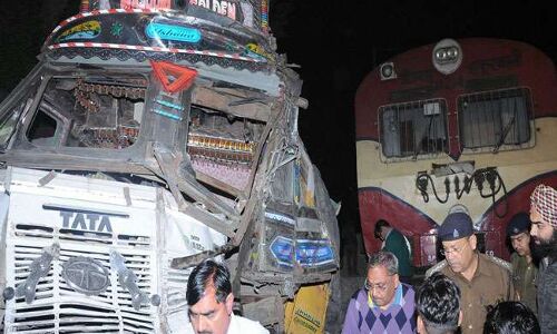 अभी अभी: उत्तर प्रदेश में हुआ बड़ा ट्रेन हादसा, अब तक दो की मौत