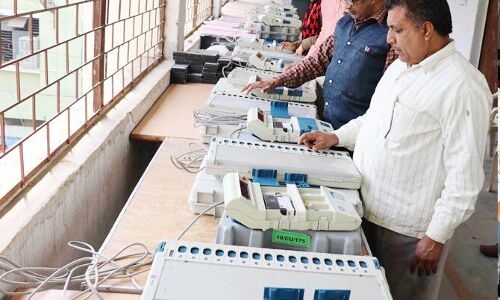 EVM और VVPAT बड़ा सवाल: बटन किसी का दबाया पर वोट गया बीजेपी को, चौकानें वाला खुलासा