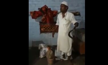 घोड़ा पछाड़ को पछाडा फिर अदा की मगरिब की नमाज़, मंदिर परिसर से शाहिद ने दिया इंसानियत का पैगाम