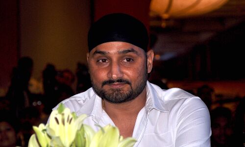 कांग्रेस के टिकट पर जालंधर से चुनाव लड़ सकते हैं क्रिकेटर हरभजन सिंह