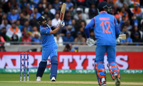 युवराज के सामने क्लब के बल्लेबाज की तरह महसूस हुआ : कोहली युवराज के सामने क्लब के बल्लेबाज की तरह महसूस हुआ : कोहली