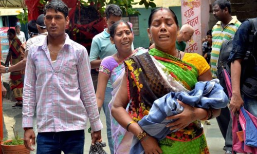 गोरखपुर में 24  घंटे के भीतर फिर हुयी 16 बच्चों की मौत