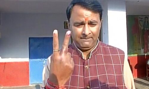 #UPElections2017 : संगीत सोम ने किया मतदान