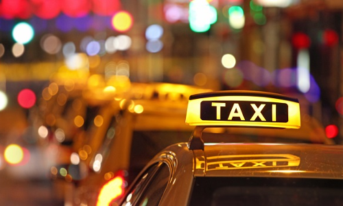 इस शख्स ने शराब के नशे में बुक की टैक्सी और घूम आया तीन देश, जब नशा उतरा तो...