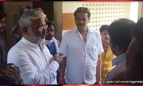 परिवहन मंत्री स्वतंत्रदेव सिंह ने एटा रोडवेज का किया औचक निरीक्षण परिवहन मंत्री स्वतंत्रदेव सिंह ने एटा रोडवेज का किया औचक निरीक्षण