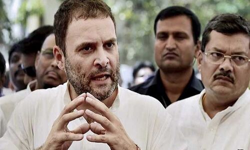 मंदसौर हादसे पर राहुल गांधी ने किया ट्वीट, कहा-हक मांगने पर अन्नदाता को मिलती हैं गोलियां, आज करेंगे दौरा मंदसौर हादसे पर राहुल गांधी ने किया ट्वीट, कहा-हक मांगने पर अन्नदाता को मिलती हैं गोलियां, आज करेंगे दौरा