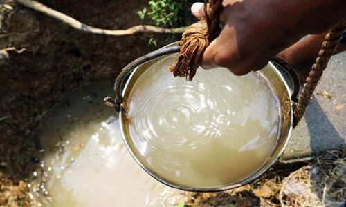 शादी में बैंड-बाजा और जश्न की सजा...कुएं में डाल दिया केरोसिन