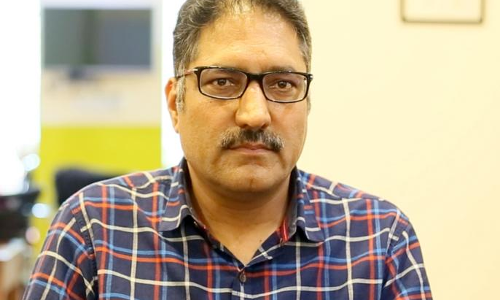 श्रीनगर : आतंकी हमले में राइजिंग कश्मीर अखबार के संपादक शुजात बुखारी की मौत, रो पड़ीं CM महबूबा