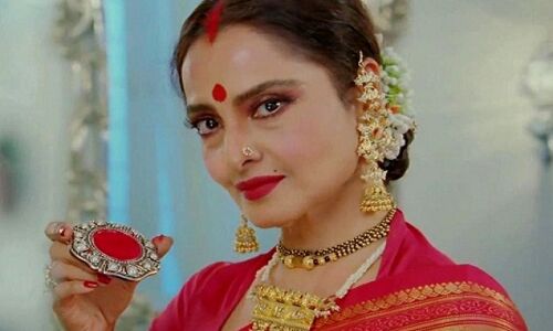 तो इस एक्टर के नाम का सिंदूर लगाती हैं रेखा?