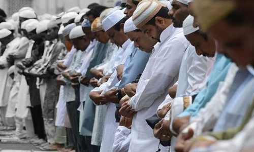 सद्भाव की मिसाल: बकरीद के दिन ही सावन की सोमवारी, यहां एक दिन बाद कुर्बानी देंगे मुस्लिम परिवार सद्भाव की मिसाल: बकरीद के दिन ही सावन की सोमवारी, यहां एक दिन बाद कुर्बानी देंगे मुस्लिम परिवार