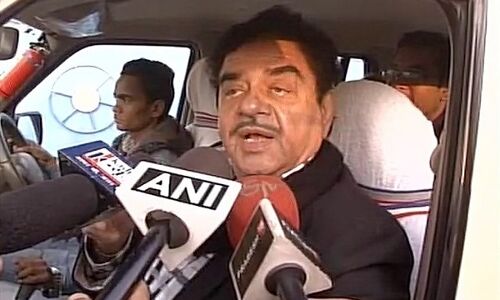 शत्रुघ्न सिन्हा ने मोदी सरकार पर बोला हमला!, जानिए क्यों