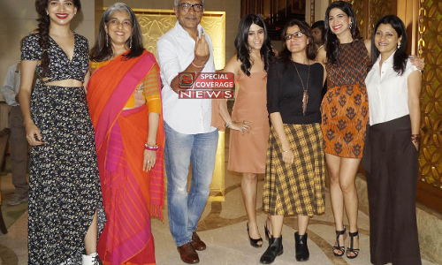 PHOTOS : पुरुष-प्रधान समाज से लैंगिक समानता की मांग लिपस्टिक अंडर माई बुर्का