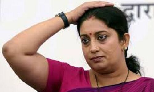 स्मृति ईरानी पर लगा सांसद निधि के दुरूपयोग का आरोप, डीएम ने दिए ठेकेदार को मय ब्याज रकम लौटाने के आदेश स्मृति ईरानी पर लगा सांसद निधि के दुरूपयोग का आरोप, डीएम ने दिए ठेकेदार को मय ब्याज रकम लौटाने के आदेश