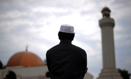 चुनावों में पेसे लेकर फतवे देने वाले कठमुल्ले मुस्लिमों की हत्या पर मौन क्यों?