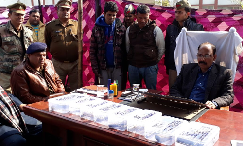 एसपी सुनील कुमार ने किया हथियार तस्करी गिरोह का पर्दाफास, कई अवैध हथियार बरामद एसपी सुनील कुमार ने किया हथियार तस्करी गिरोह का पर्दाफास, कई अवैध हथियार बरामद