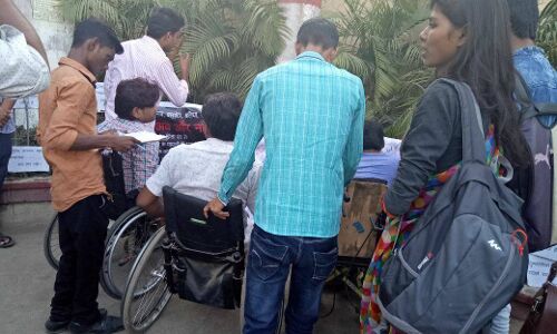 वाराणसी:यौन हिंसा की घटनाओं के विरोध में हस्ताक्षर अभियान