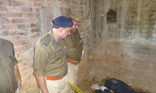 कासगंज में पुलिस ने एक बदमाश मार गिराया, मौके पर पहुंचे डीआईजी पीयूष श्रीवास्तव कासगंज में पुलिस ने एक बदमाश मार गिराया, मौके पर पहुंचे डीआईजी पीयूष श्रीवास्तव