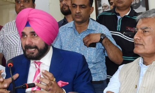 गुरदासपुर उपचुनाव में कांग्रेस की बड़ी जीत, सिद्धू बोले- राहुल के लिए शानदार दिवाली गिफ्ट है गुरदासपुर उपचुनाव में कांग्रेस की बड़ी जीत, सिद्धू बोले- राहुल के लिए शानदार दिवाली गिफ्ट है