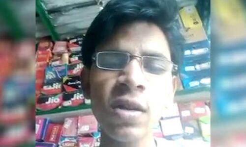 शख्स ने विवादित वीडियो बनाकर किया वायरल, युवक के खिलाफ देशद्रोह का मामला दर्ज शख्स ने विवादित वीडियो बनाकर किया वायरल, युवक के खिलाफ देशद्रोह का मामला दर्ज